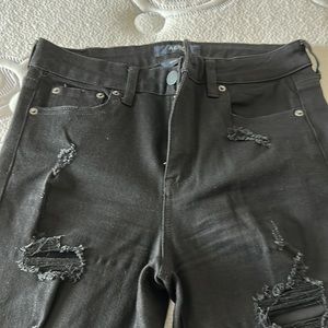 Black skinny jeans.. Aero high rise